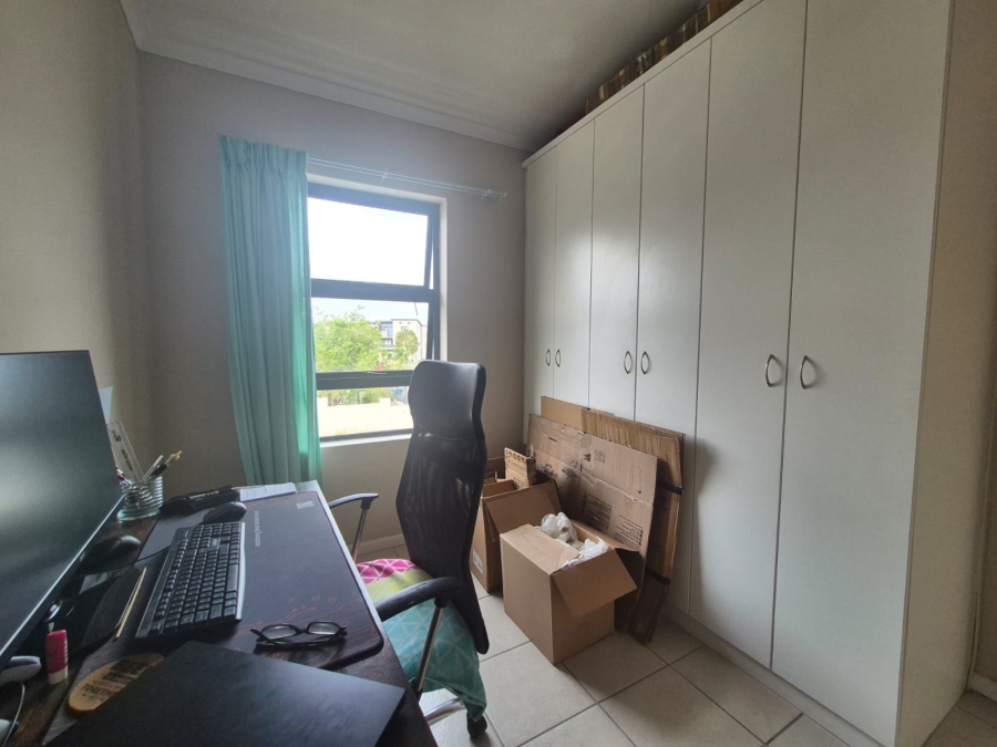 To Let 2 Bedroom Property for Rent in Burgundy Estate Western Cape
